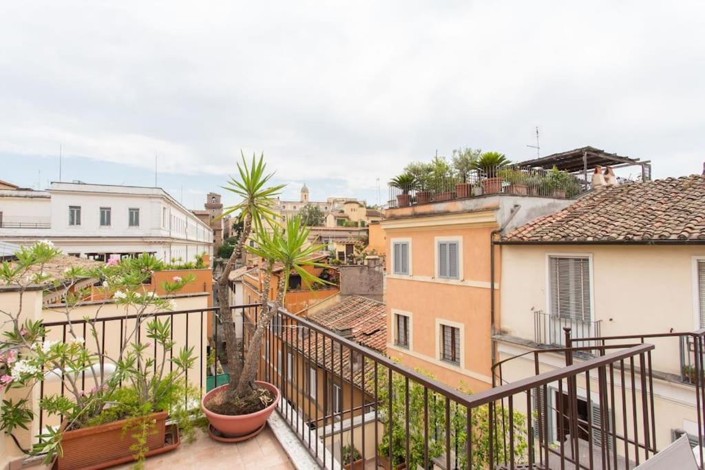 Apartmán Frangipane 31 Monti Terrace Řím Exteriér fotografie