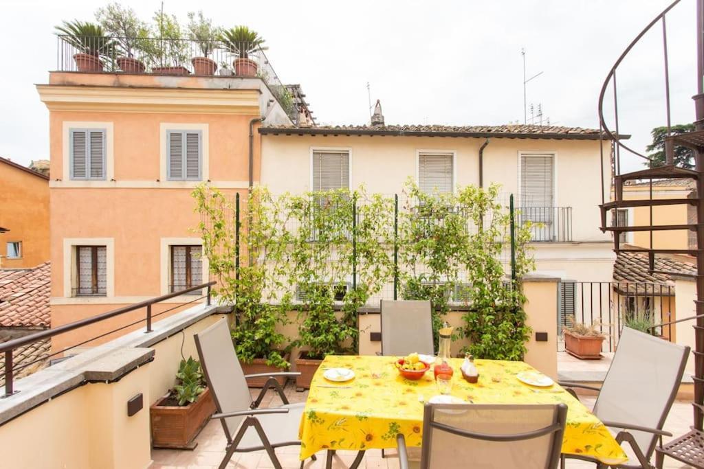 Apartmán Frangipane 31 Monti Terrace Řím Exteriér fotografie