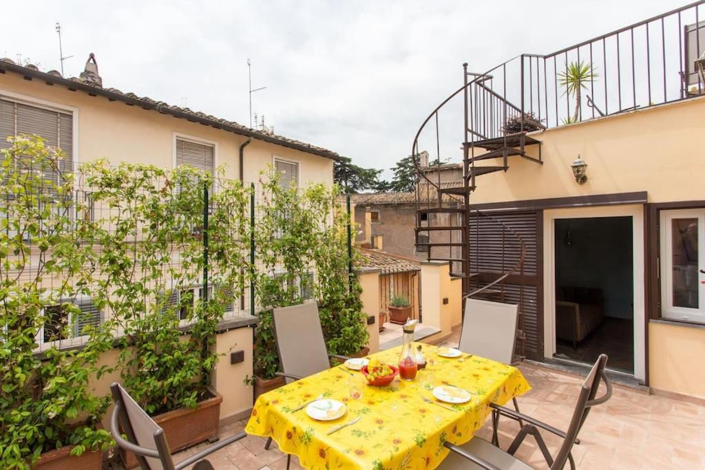 Apartmán Frangipane 31 Monti Terrace Řím Exteriér fotografie
