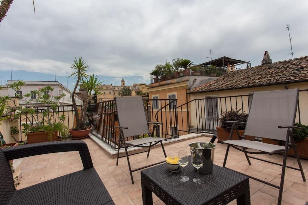 Apartmán Frangipane 31 Monti Terrace Řím Exteriér fotografie